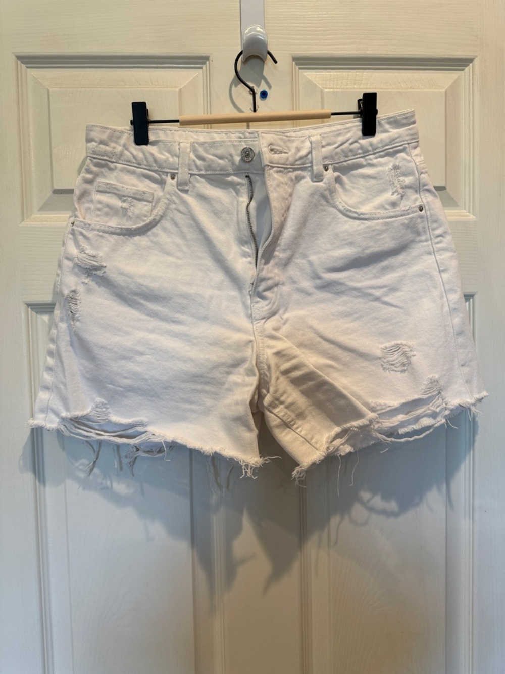 Zara White Distressed Denim Cutoff Jeans Shorts size 8